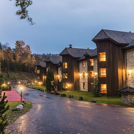 Hotel Et Centre De Villegiature Lac Carling Grenville-Sur-La-Rouge Экстерьер фото