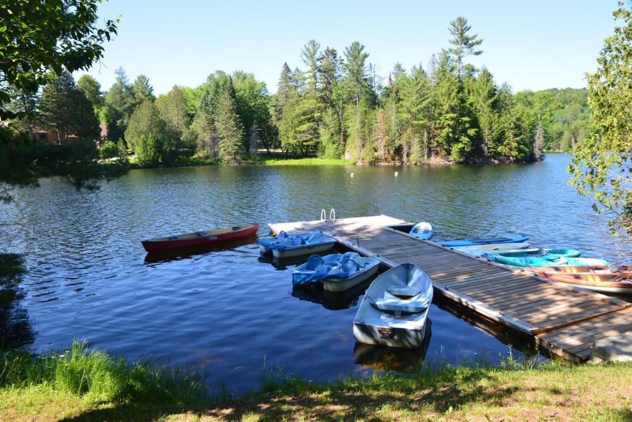 Hotel Et Centre De Villegiature Lac Carling Grenville-Sur-La-Rouge Экстерьер фото