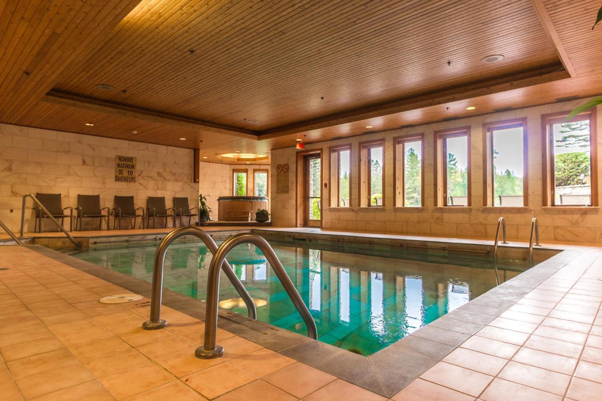 Hotel Et Centre De Villegiature Lac Carling Grenville-Sur-La-Rouge Экстерьер фото